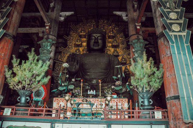 Bouddha dans les temples de Nara au Japon
