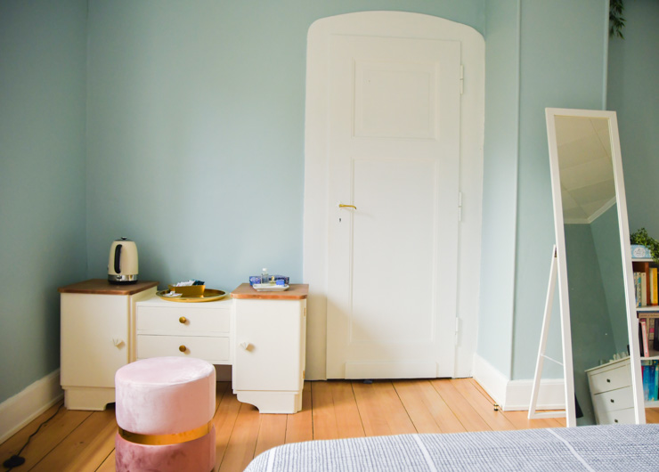 Un meuble chiné et repeint pour une ambiance plus authentique