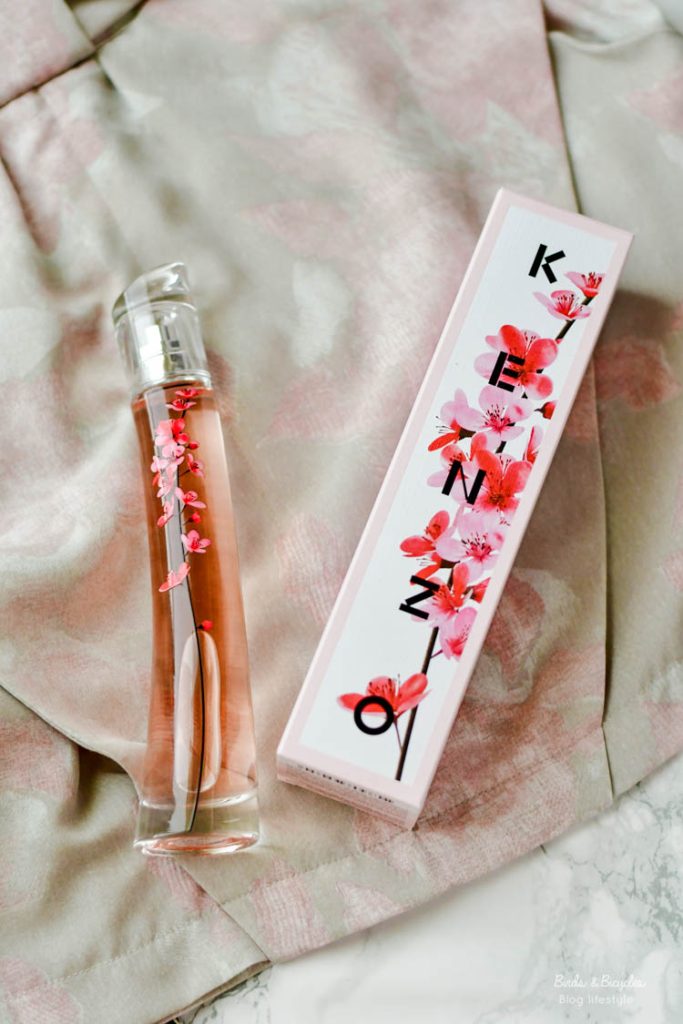 Parfums floraux - Flower Ikebana: un parfum chic et poudré autour de la fleur de sakura