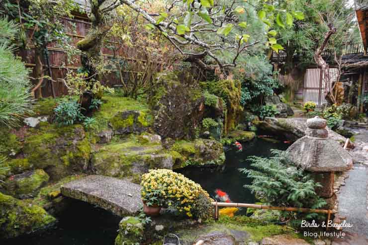 Salon de thé enchanté à Kyoto