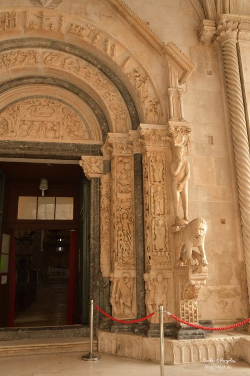 Portail cathédrale Trogir