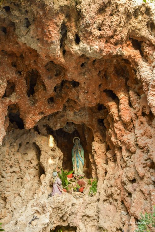 Grotte de vierge de Lourdes à Sibenik